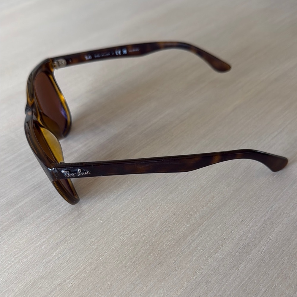 Ray-Ban Wayfarer Sunglasses - Picture 2 of 7